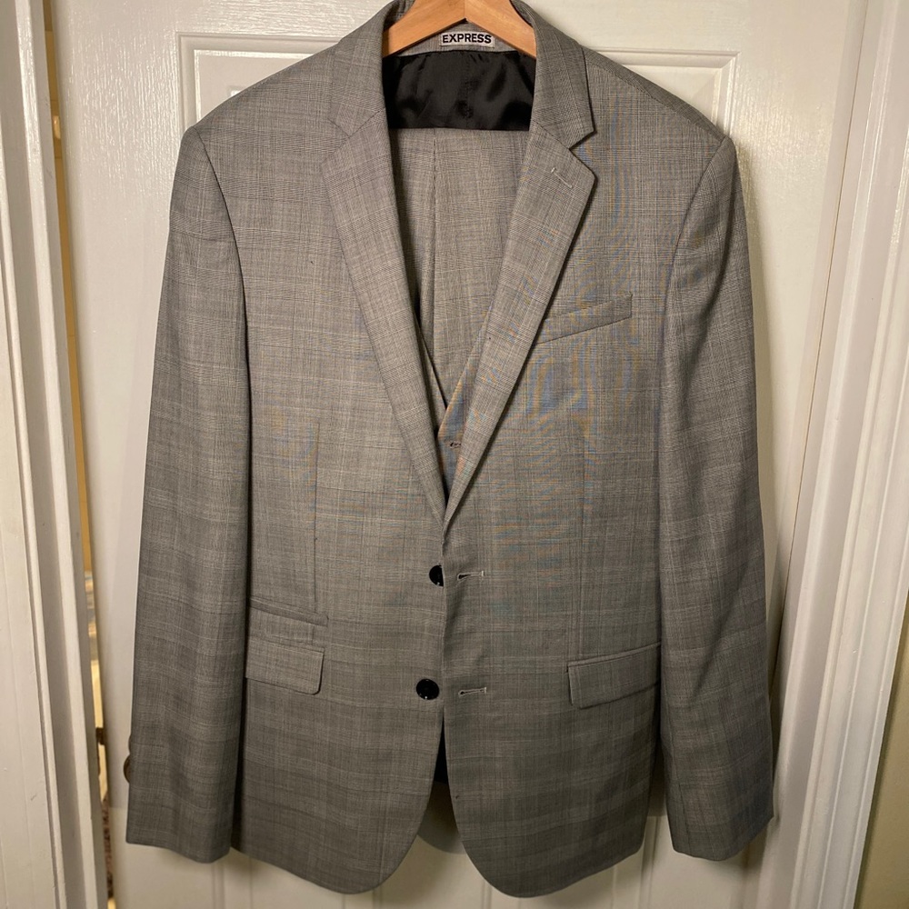 Express Photographer Gray Plaid 3-piece Suit 40R